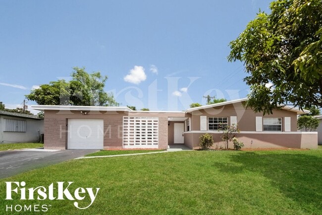 Primary Photo - 2220 NW 44th Ave