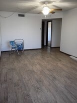 Building Photo - 13622 N 98th Ave