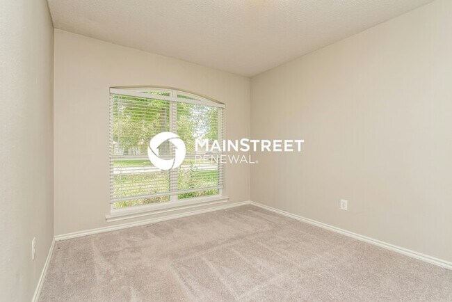 Building Photo - 3 Bedroom Pet-Friendly Home in Arlington, TX with Main Street Renewal
