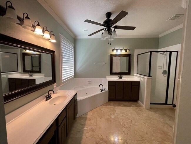 Building Photo - 11611 Canyon Breeze Dr