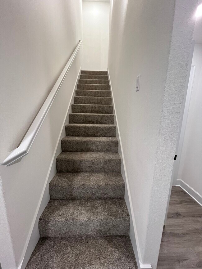 Building Photo - 3201 SW Lovely Ln