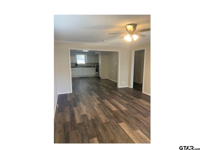 Building Photo - 2515 N Tenneha Ave