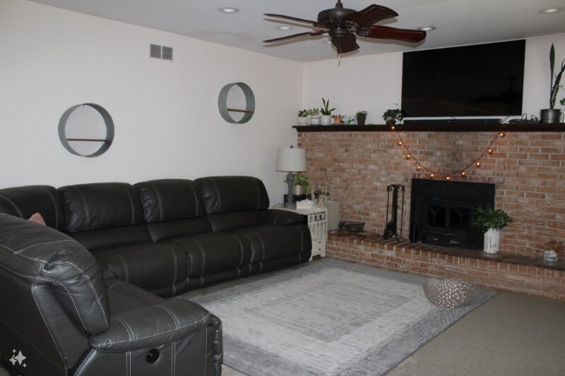 Building Photo - 14 Lawson Dr