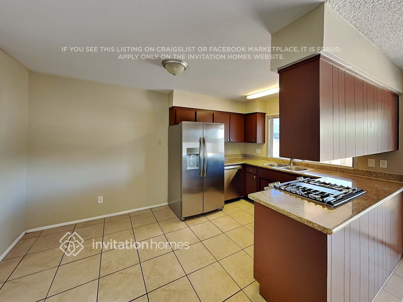 Building Photo - 3821 W Altadena Ave