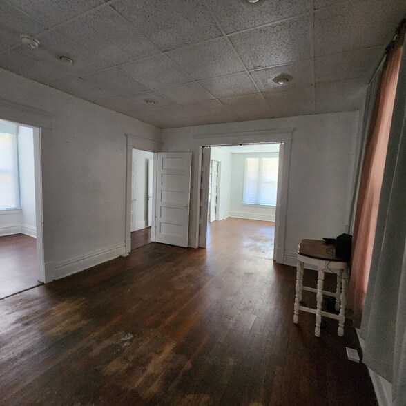 Building Photo - 1021 11th St