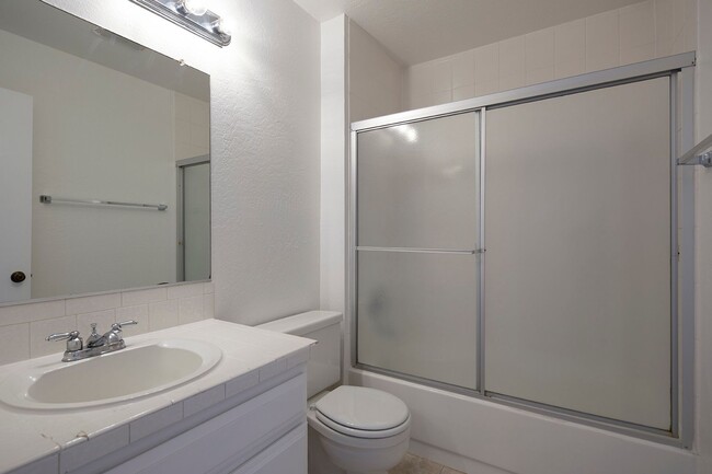 Building Photo - *OPEN HOUSE: 5/3 9:30-10:30AM*  Gorgeous 2...