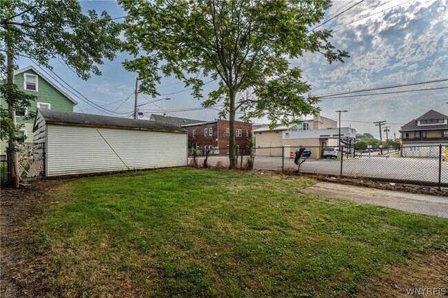 Building Photo - 212 Lockwood Ave