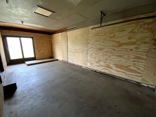 Building Photo - 205 North St