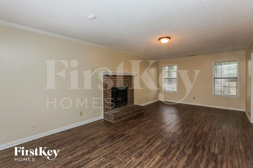 Building Photo - 3697 Beckman Dr