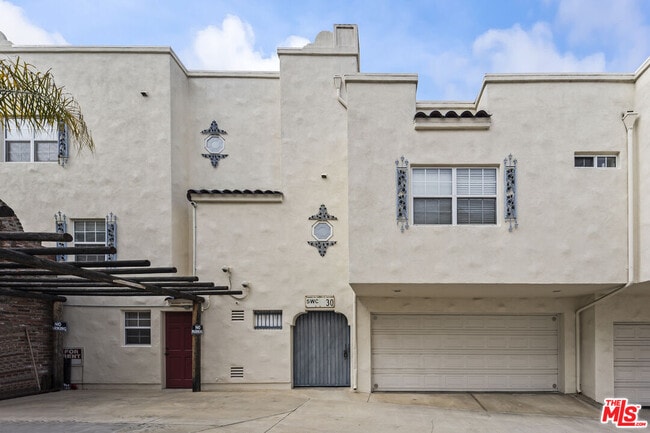 Primary Photo - 223 Loma Vista St
