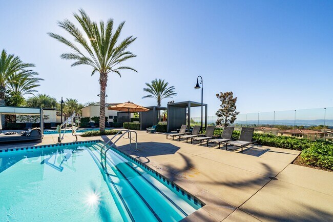 Building Photo - Split level floor plan on a gorgeously upgraded home