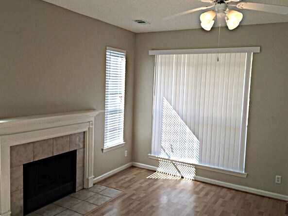 Building Photo - 114 Raindance Rd