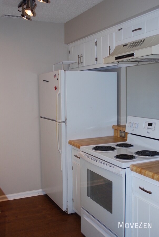 Building Photo - 1801 Canal Dr