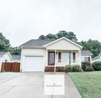 Building Photo - Quiet Living in Easley!