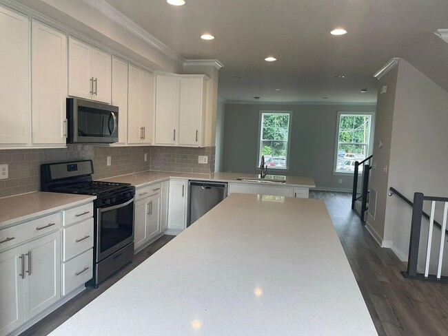 Building Photo - 124 Kinross Ln