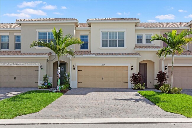 Building Photo - 1101 Banyan Dr