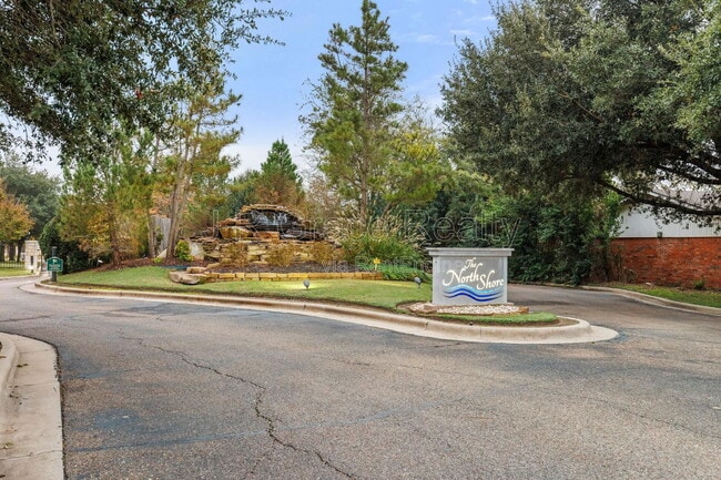 Building Photo - 19 N Shore Cir