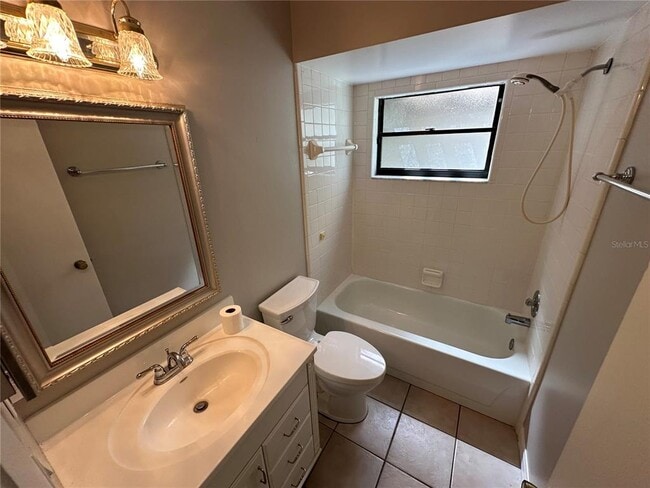 Building Photo - 1539 Pickwood Ave