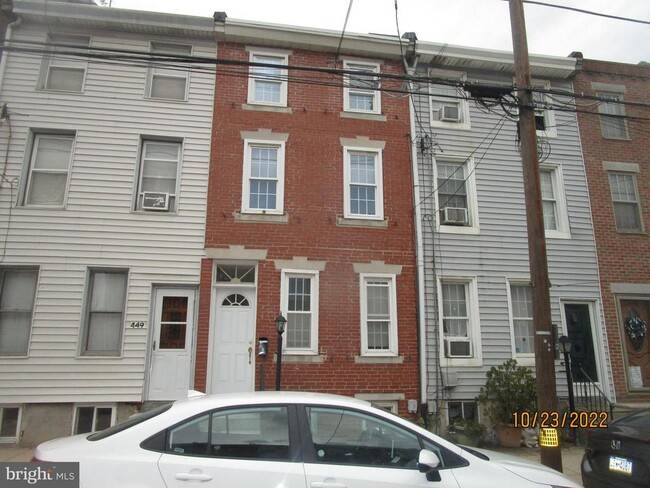 Building Photo - 451 E Wildey St