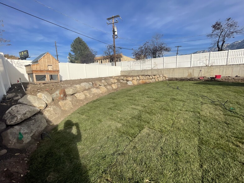 Building Photo - 1555 E Lanebrook Ln