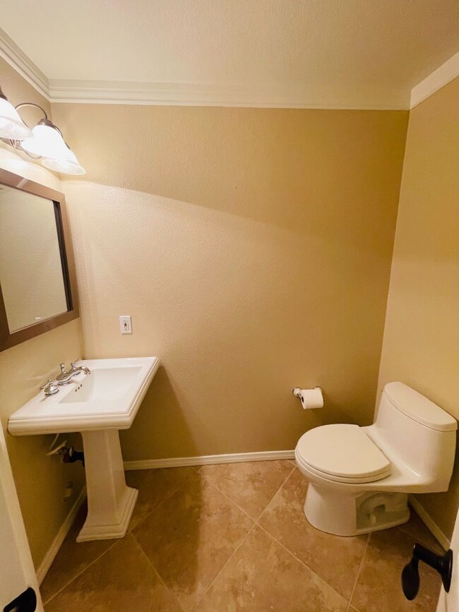 Building Photo - 42020 Dahlia Way