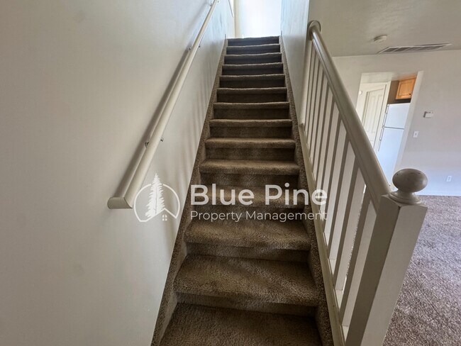 Building Photo - 429 Raven Way
