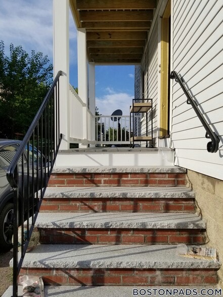 Building Photo - 55 Etna St