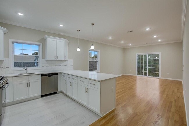 Building Photo - 16 Grant Ave