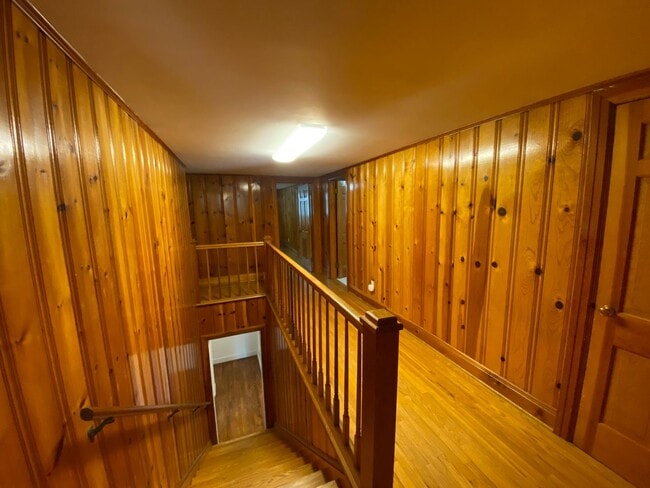 Building Photo - 4025 Robinhood Rd