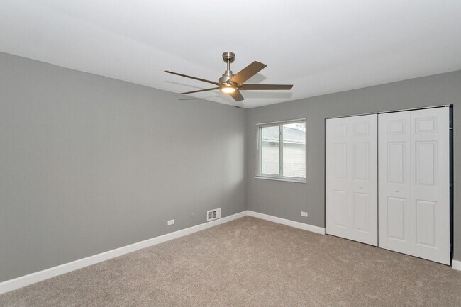 Building Photo - 542 Del Lago Dr