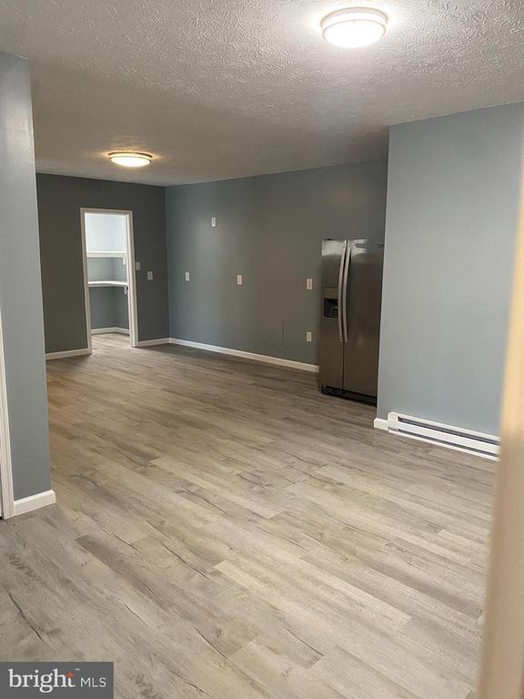 Building Photo - 122 Stuart Dr