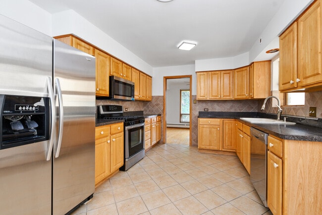 Building Photo - 6238 W 63rd St