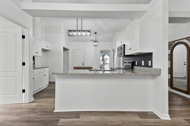 Building Photo - 110 St Ives Way