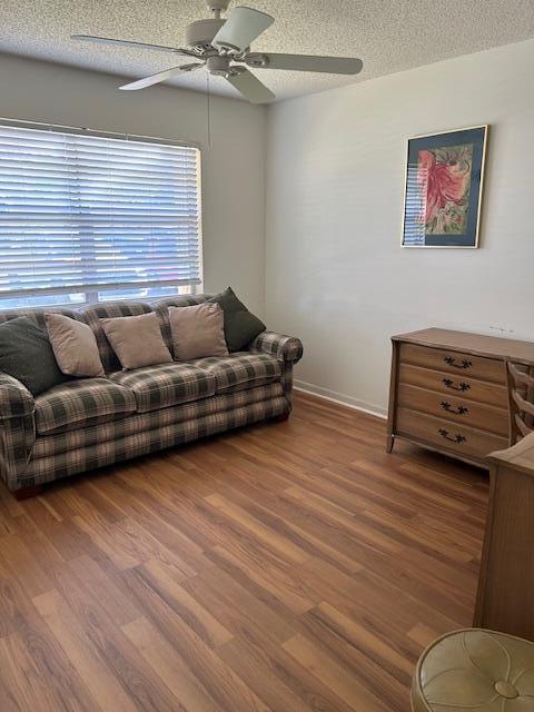 Building Photo - 221 Lake Meryl Dr