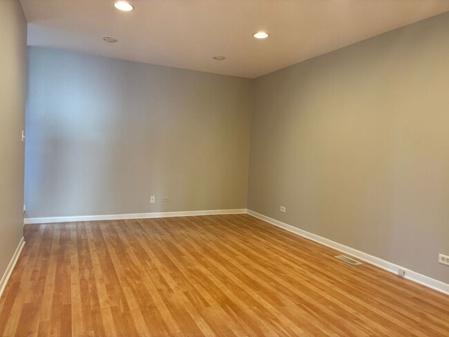 Building Photo - 625 Pheasant Ln