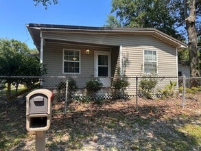 Building Photo - 1206 Beach Ave