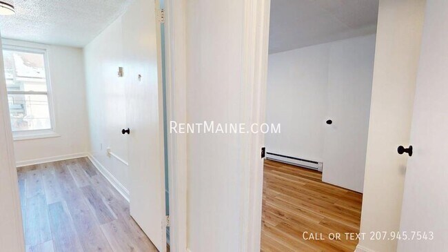 Building Photo - 148-150 Third St. Apt.-4