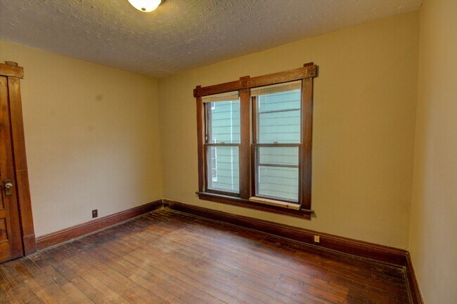 Building Photo - SL AAC907