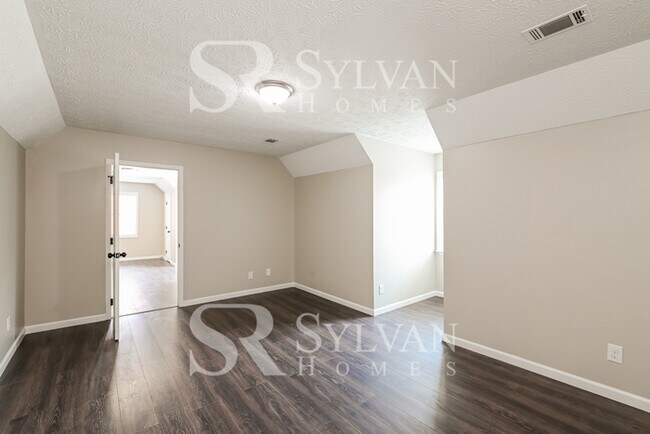 Building Photo - Prepare to fall in love with this 4 bedroom, 2.5 bathroom home