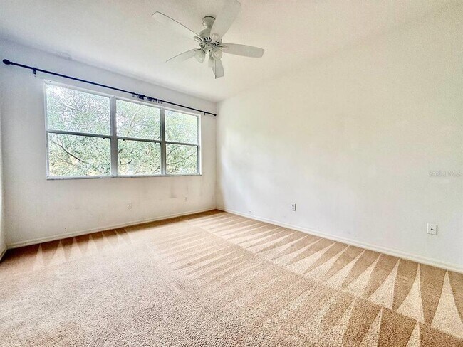 Building Photo - 8173 Stone View Dr