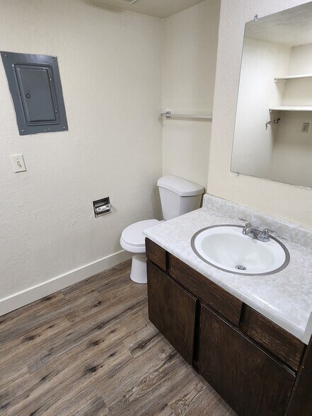 Building Photo - 5610 S 1300 E