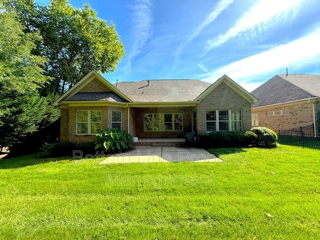 Building Photo - 9006 Blue Ridge Dr