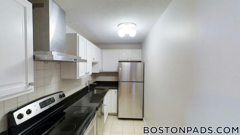 Building Photo - 14 Murdock St