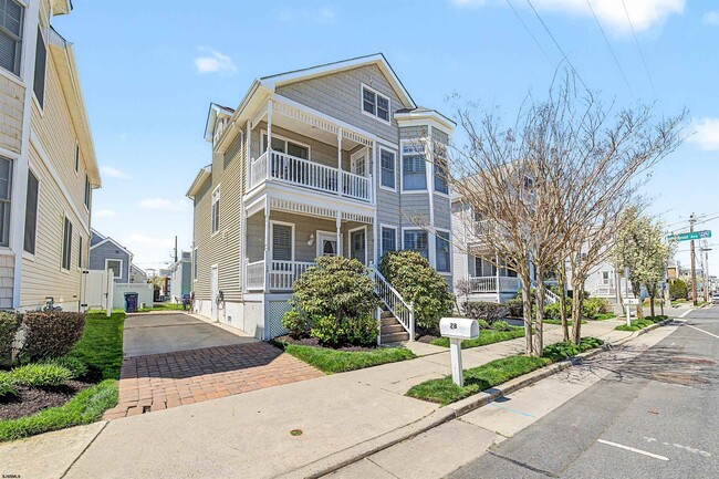 Building Photo - 2 S Coolidge Ave