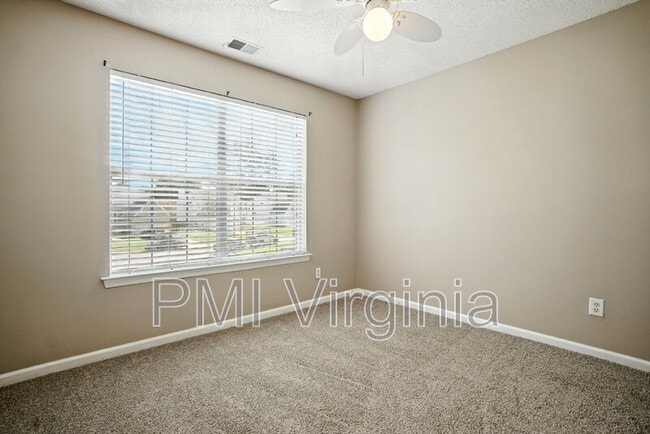 Building Photo - 312 Hickory Hinge Way