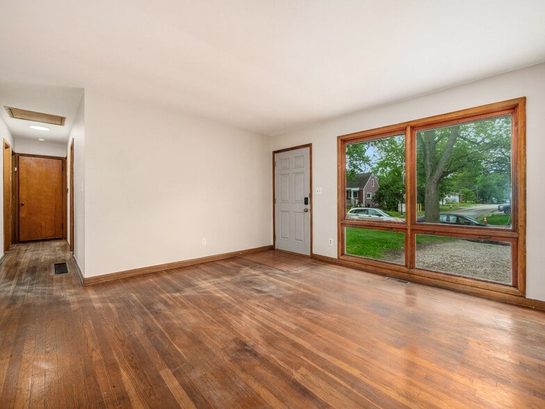 Building Photo - 1684 Ferris Rd