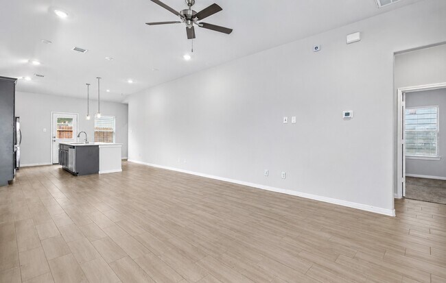 Building Photo - 8018 Fijian Cypress Dr