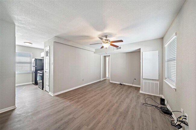 Building Photo - 2502 Avenue L