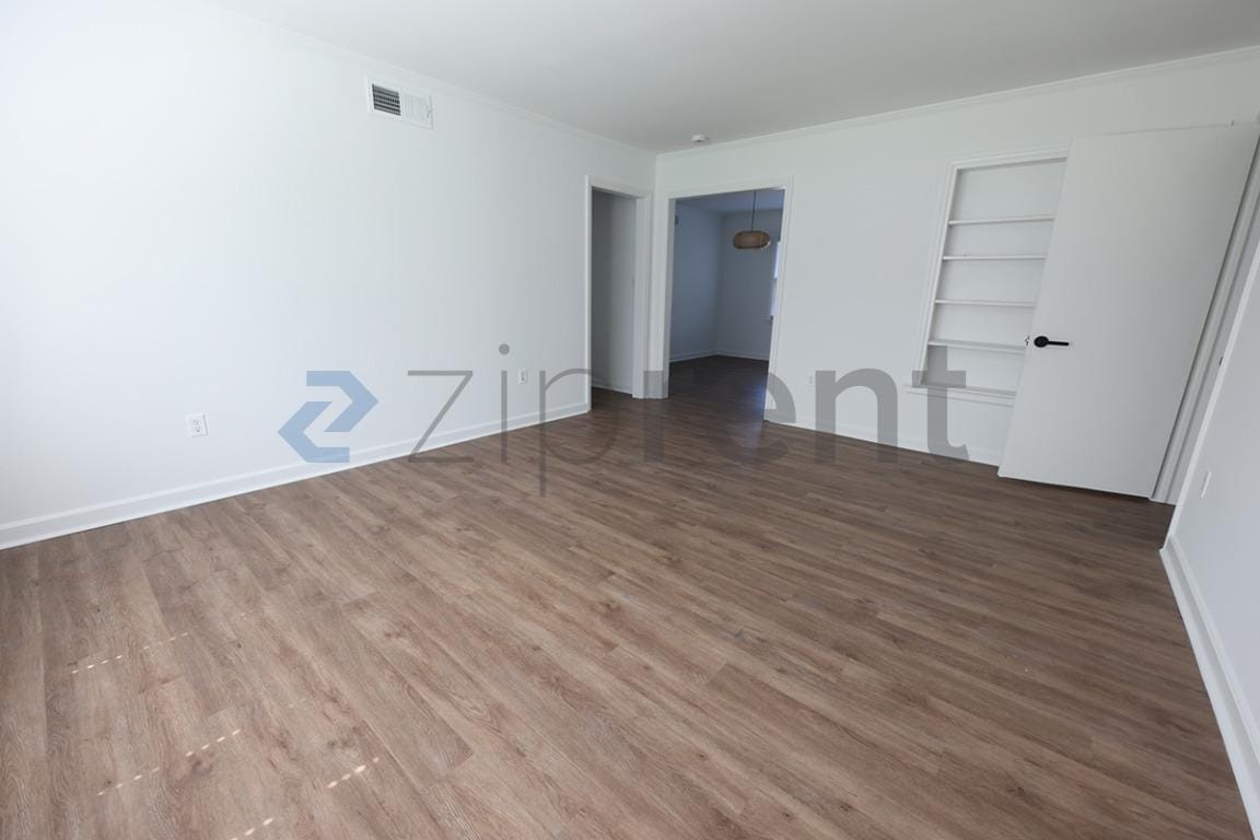 Building Photo - Unit 1