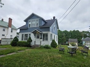 Building Photo - 218 Wilson St